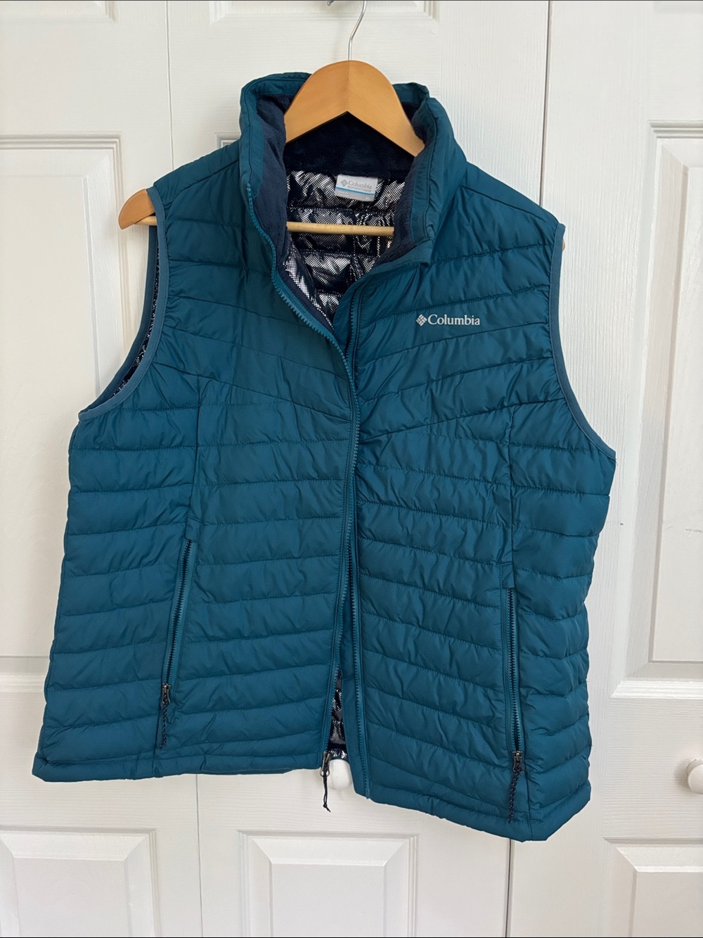 Columbia Women’s White Out Teal Puffer Vest